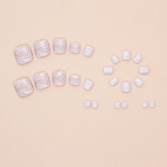 24pc Press On Nail Set from the Nail Bar 💅 - Picture 2 of 3